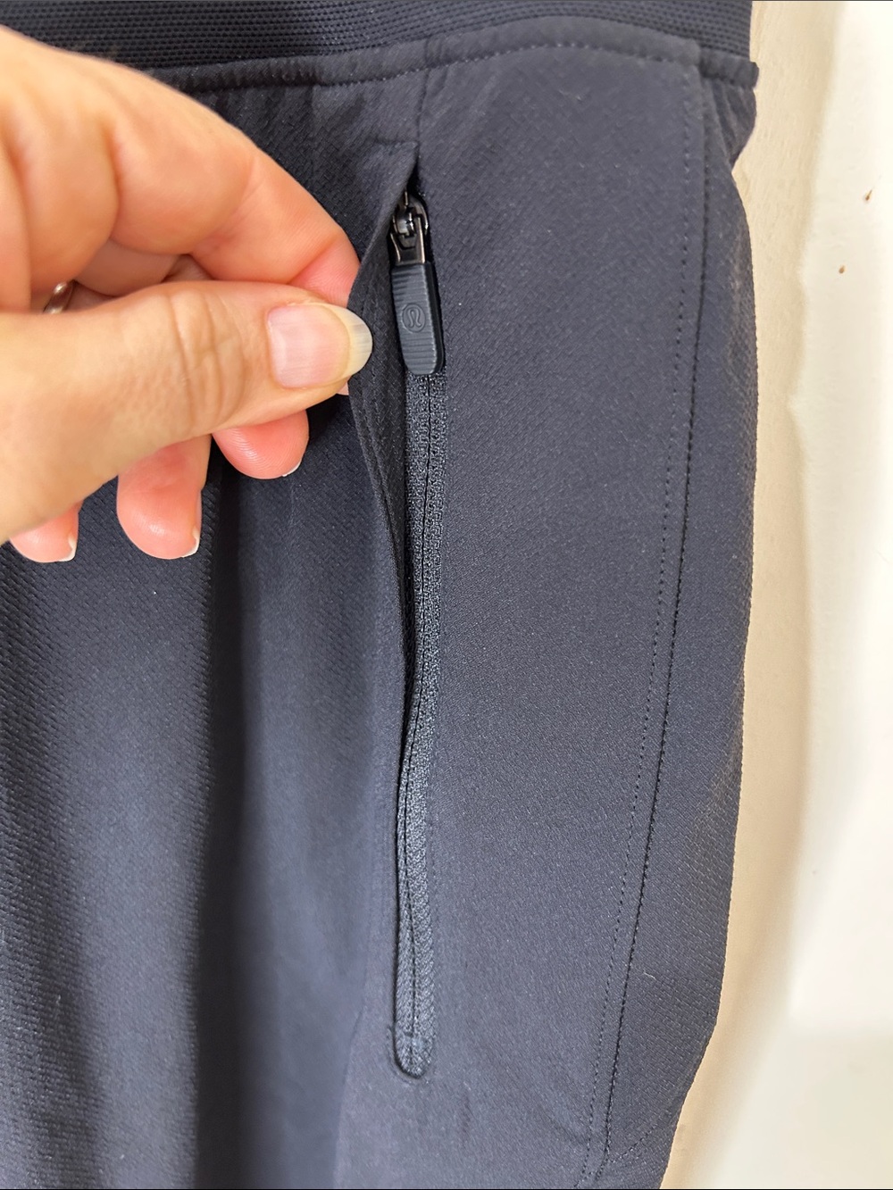 Lululemon License to Train High-Rise Pant
Black Size 10 - Picture 9 of 16
